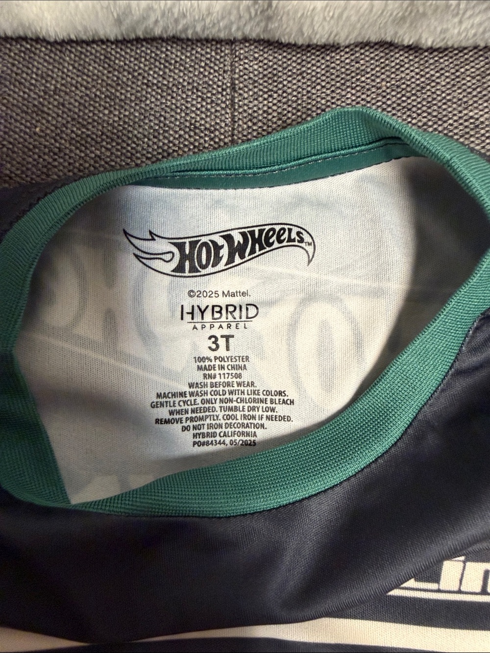 ❣️5/$25❣️Mattel Hot Wheels Navy and Green Kids' Crewneck Top - Picture 2 of 4